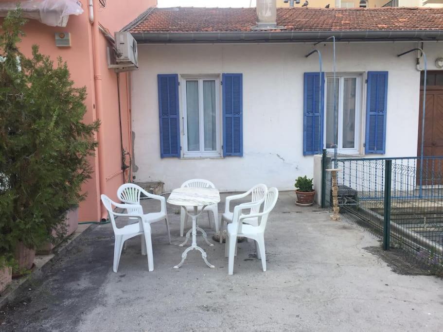 Villa Calme Et Tranquillite Et Un Soupir à Menton Extérieur photo